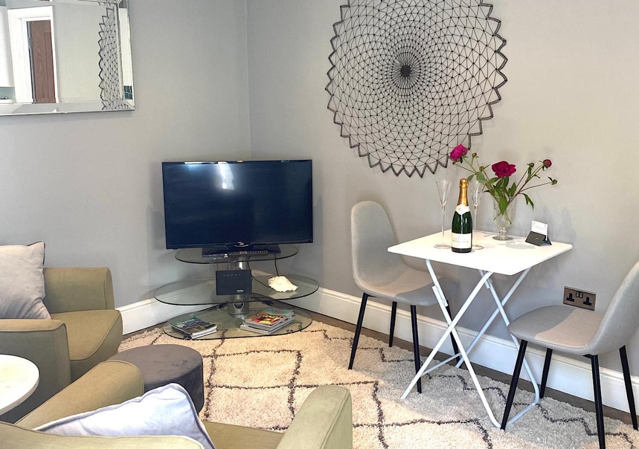 The Lodge Chester - Luxury Apartment For Two, With Free Parking! Hough Green Bagian luar foto