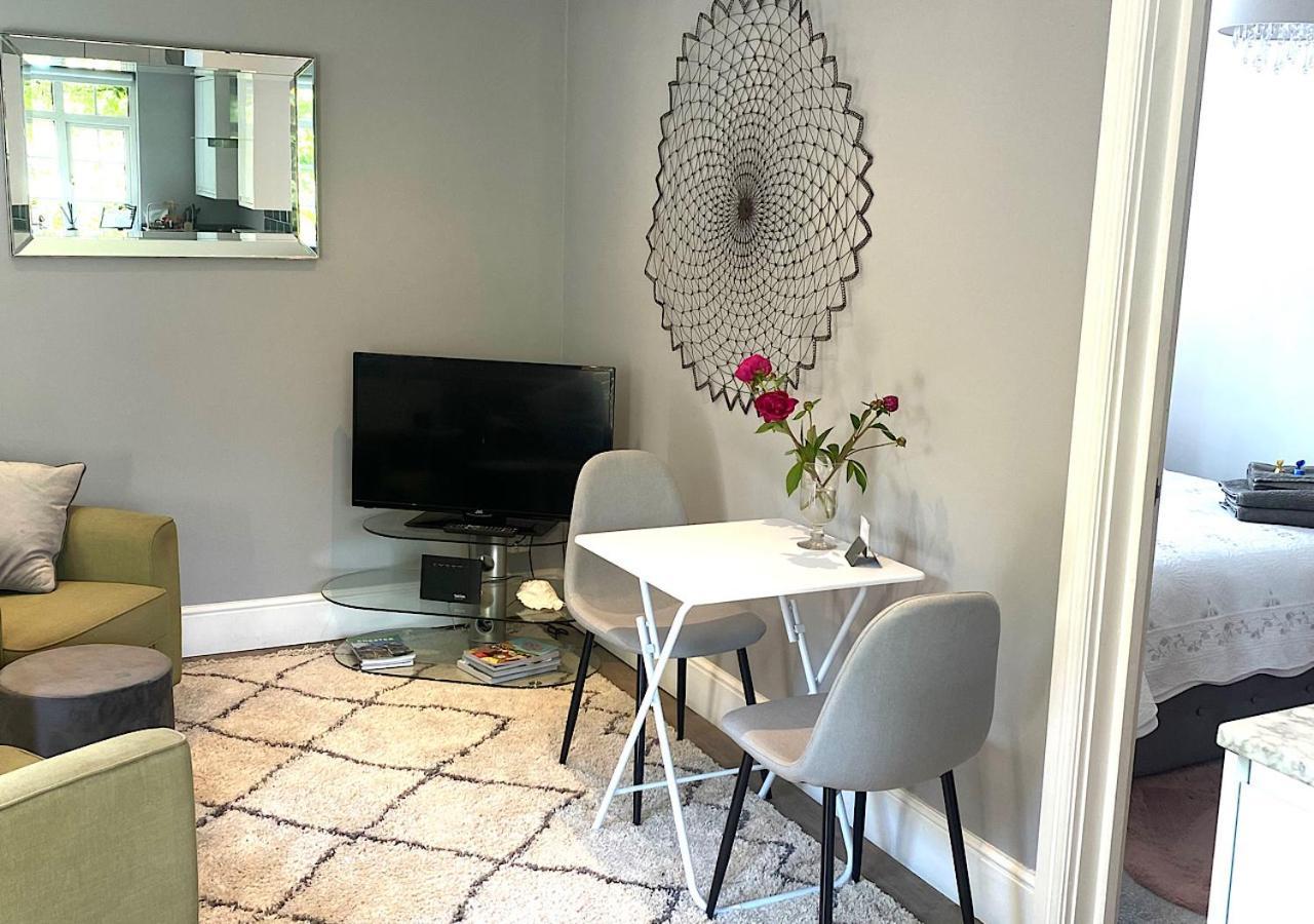 The Lodge Chester - Luxury Apartment For Two, With Free Parking! Hough Green Bagian luar foto